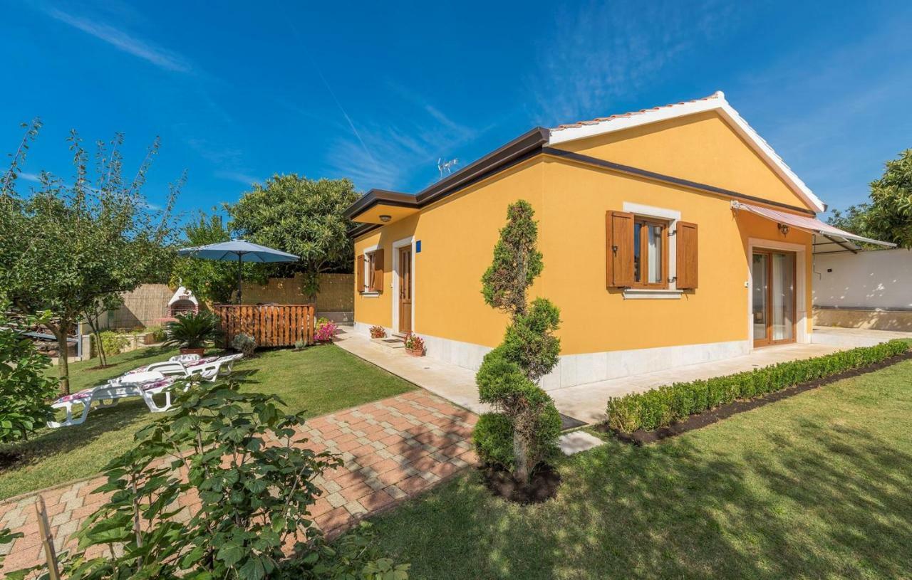 Holiday House Antonio Porec Exterior photo