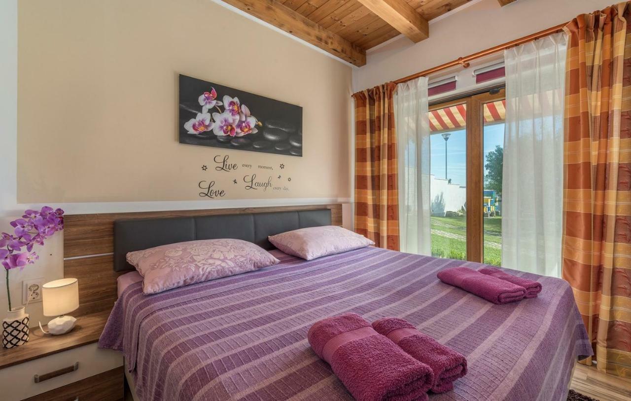 Holiday House Antonio Porec Exterior photo